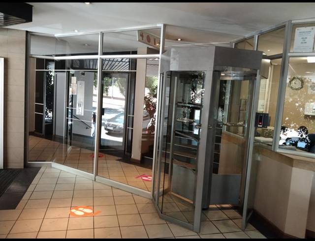 2 BEDROOM PROPERTY TO RENT IN BRAAMFONTEIN